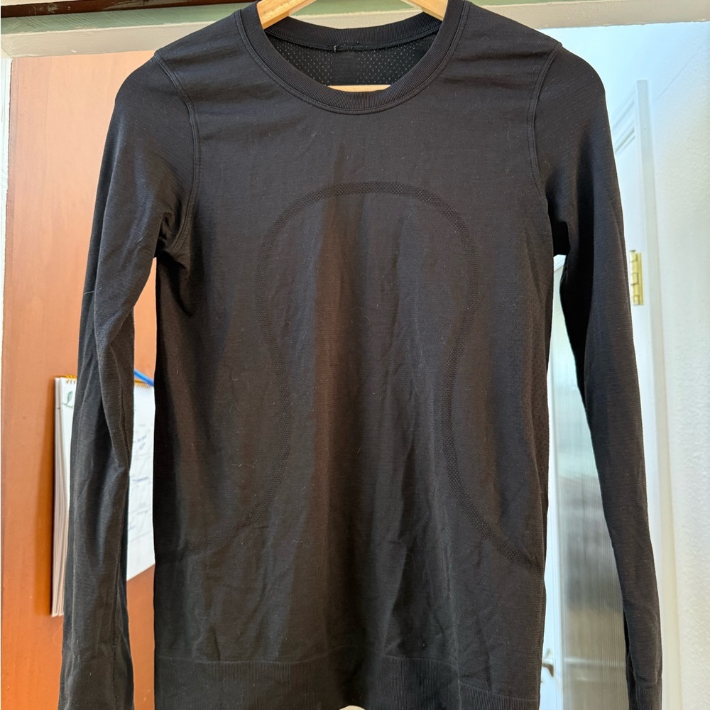 Lululemon Black Long Sleeve Women’s Shirt